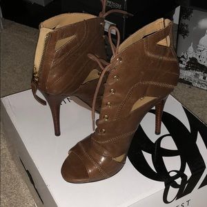 Nine West- cognac open toe booties